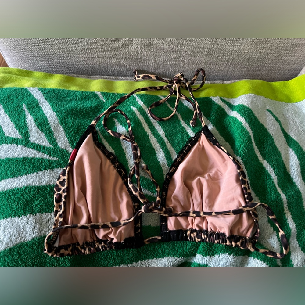 Sexy bikini top! - Picture 2 of 2